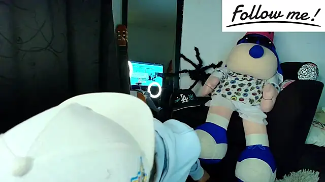 Snapshot of twink_sebas_ chatting on December 11, 4:40 am twink sebas  online show from December 11, 4:40 am