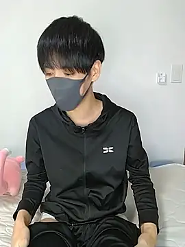 Snapshot of itsme_LEON chatting on December 18, 1:12 pm itsme LEON online show from December 18, 1:12 pm