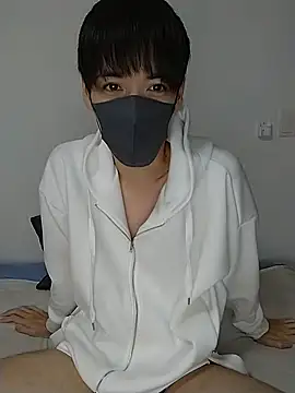 Snapshot of itsme_LEON chatting on December 22, 1:11 pm itsme LEON online show from December 22, 1:11 pm