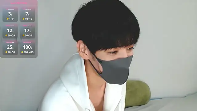 Snapshot of itsme_LEON chatting on September 20, 1:11 pm itsme LEON online show from September 20, 1:11 pm