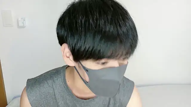 Snapshot of itsme_LEON chatting on October 8, 1:37 pm itsme LEON online show from October 8, 1:37 pm