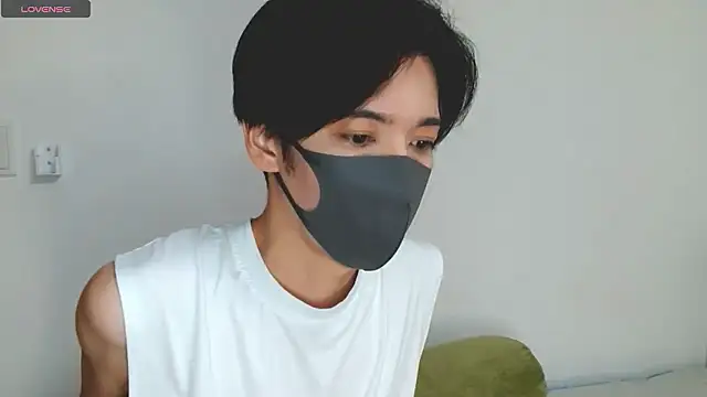 Snapshot of itsme_LEON chatting on September 13, 1:12 pm itsme LEON online show from September 13, 1:12 pm