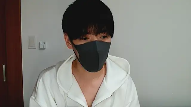 Snapshot of itsme_LEON chatting on March 19, 1:51 pm itsme LEON online show from March 19, 1:51 pm