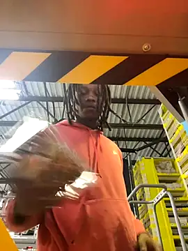 Snapshot of sneakylink13__ chatting on October 20, 1:20 am sneakylink13 online show from October 20, 1:20 am