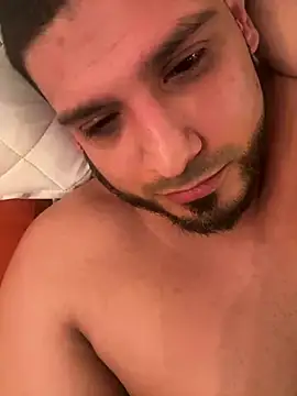 Snapshot of Insaneskillzz69 chatting on December 22, 10:04 pm Insaneskillzz69 online show from December 22, 10:04 pm