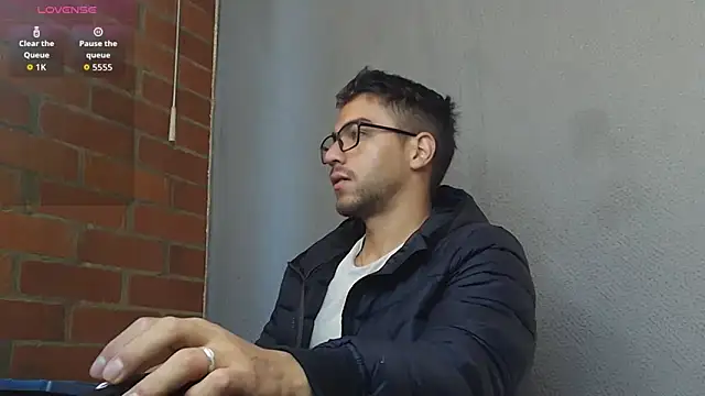 Leandro valenzuela online show from April 15, 1:44 pm