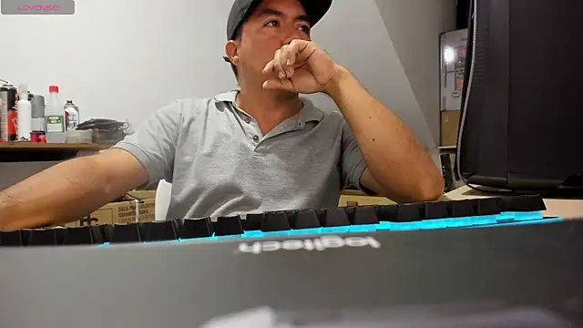 Jhonatan Morales S online show from October 14, 5:47 am