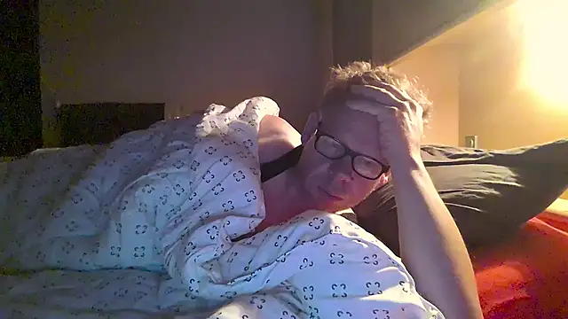 kinkyslet8 online show from September 29, 4:44 am