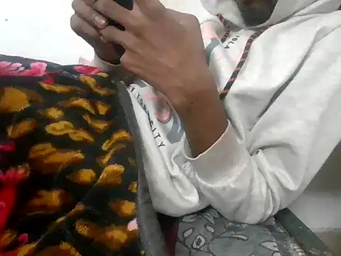 devilsam3327 online show from December 3, 5:52 pm