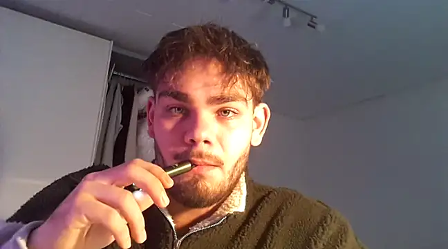 JuNIs  online show from December 10, 11:54 am