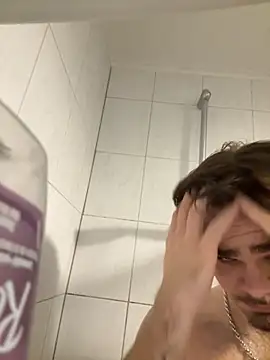 JuNIs  online show from November 26, 3:59 pm