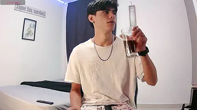 harrytomson 1 online show from October 3, 11:48 am