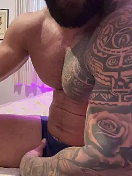 moody1996- online show from December 14, 8:02 am