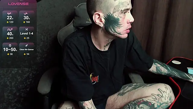 Snapshot of lonelycrystal chatting on October 13, 8:59 pm lonelycrystal online show from October 13, 8:59 pm