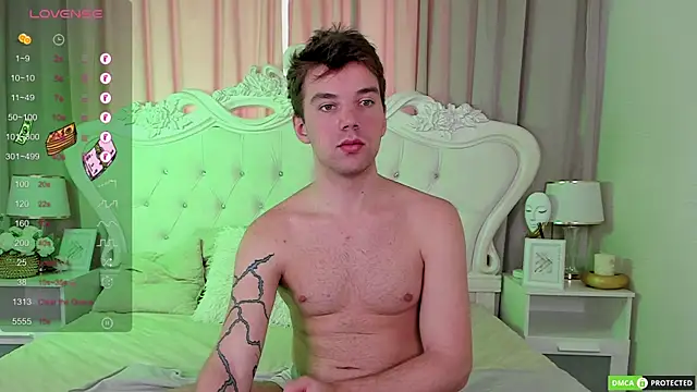 ArthurWhitee online show from September 26, 8:45 am