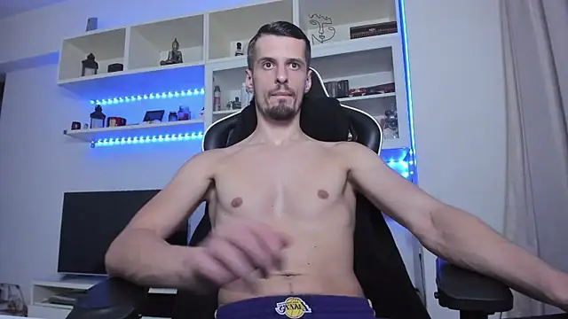 ToddClaytonn online show from October 6, 8:24 pm