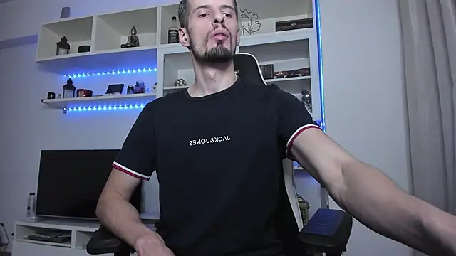 ToddClaytonn online show from October 13, 8:48 pm