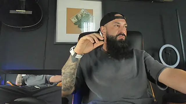 axxelrich  online show from February 16, 6:32 am