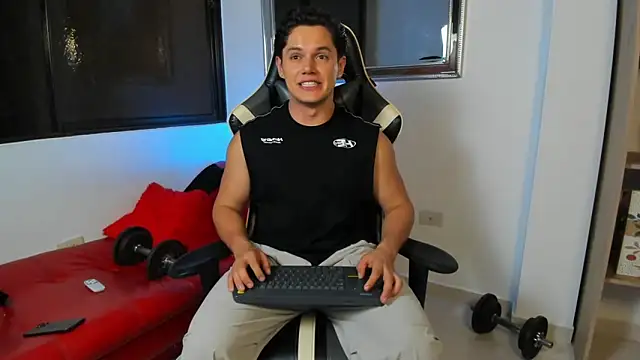 julian wallace online show from March 6, 11:13 pm