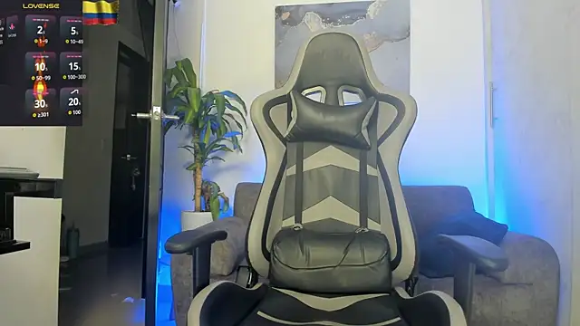 Yeiko Romero  online show from November 16, 8:38 am