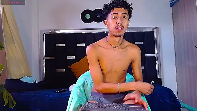 RyanRizzo online show from February 12, 4:22 pm