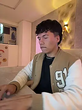 Snapshot of Logan_smith1 chatting on October 23, 5:44 am Logan smith1 online show from October 23, 5:44 am