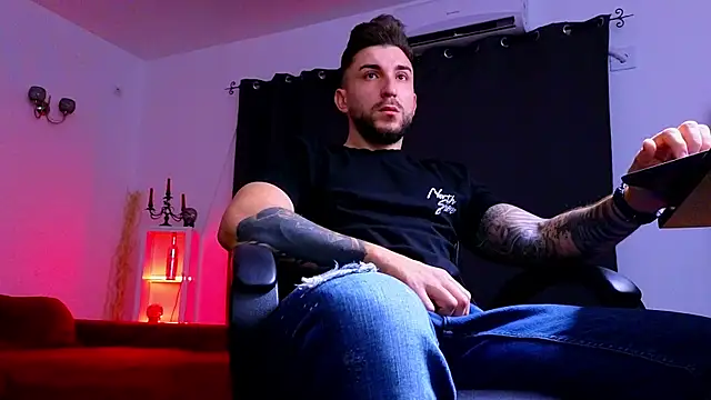 MightyAaron66 online show from September 29, 2:32 am