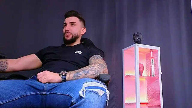 MightyAaron66 online show from January 14, 1:17 pm