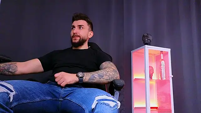 MightyAaron66 online show from January 20, 7:14 pm