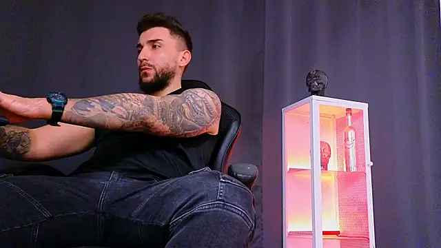 MightyAaron66 online show from January 3, 9:47 pm