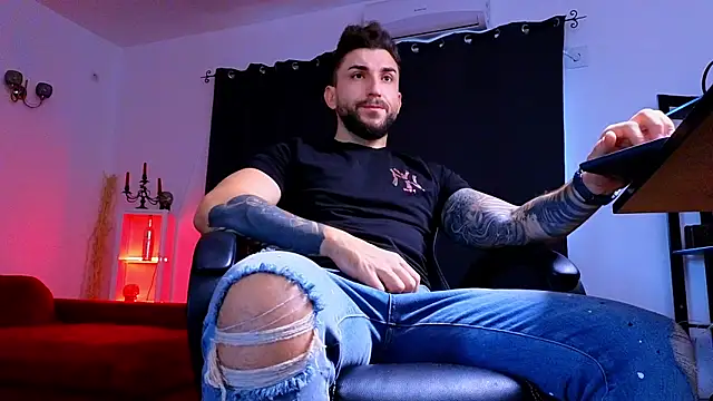 MightyAaron66 online show from October 9, 5:23 am