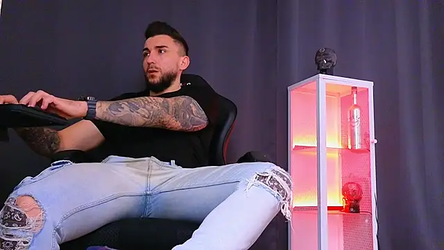 MightyAaron66 online show from February 16, 8:54 am