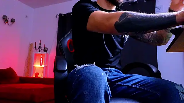 MightyAaron66 online show from September 22, 4:01 am