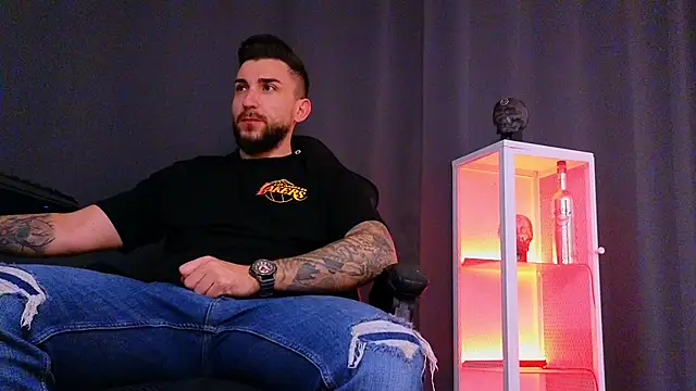 MightyAaron66 online show from February 3, 3:53 am