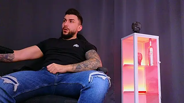 MightyAaron66 online show from January 19, 4:22 am