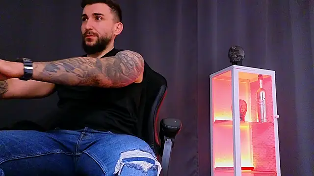 MightyAaron66 online show from January 20, 9:03 am