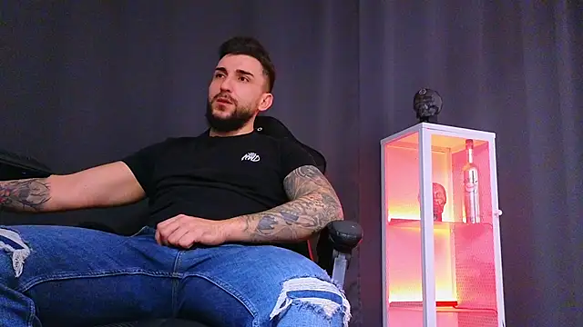 MightyAaron66 online show from January 19, 11:00 pm