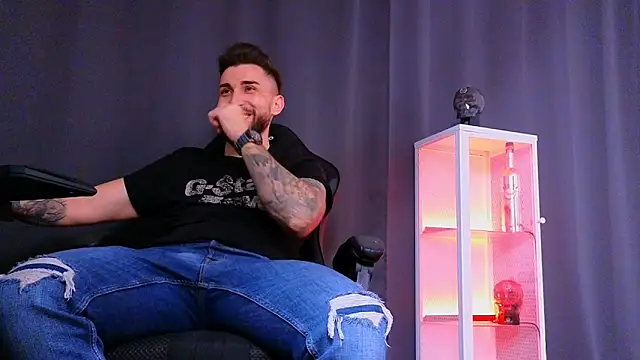 MightyAaron66 online show from February 13, 6:48 pm