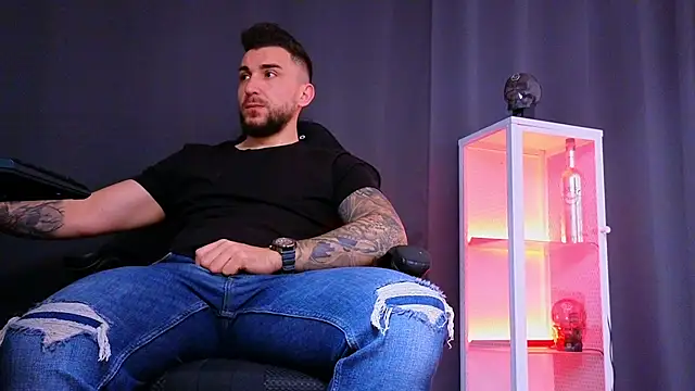 MightyAaron66 online show from March 13, 5:22 am