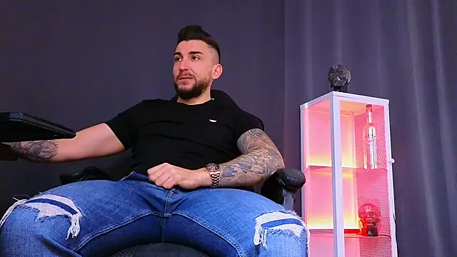 MightyAaron66 online show from February 23, 7:17 am