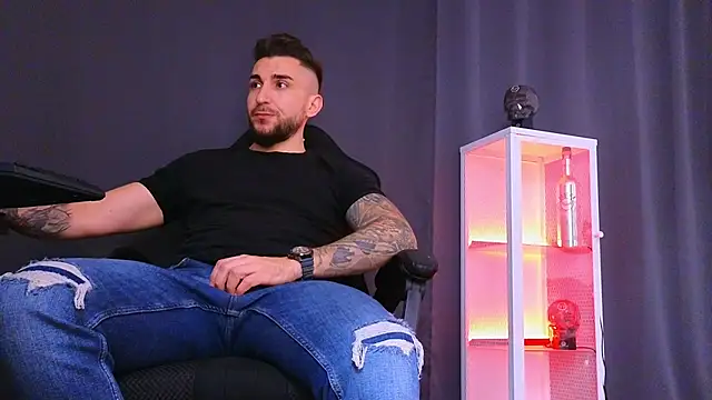 MightyAaron66 online show from February 19, 8:55 am