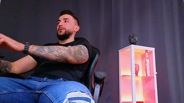 MightyAaron66 online show from January 15, 9:24 am