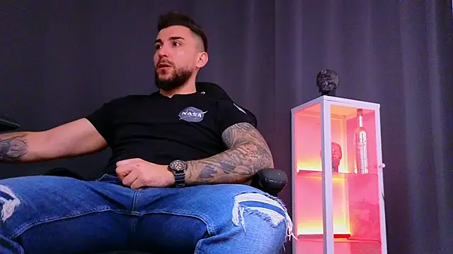 MightyAaron66 online show from January 29, 10:58 am