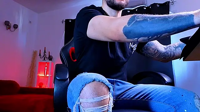 MightyAaron66 online show from October 28, 9:56 am