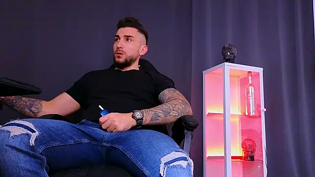 MightyAaron66 online show from February 18, 5:00 pm