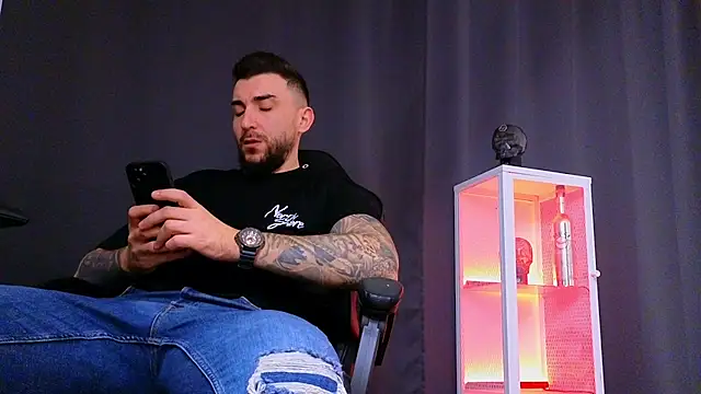 MightyAaron66 online show from January 10, 8:29 am