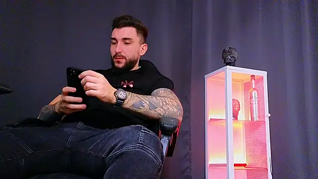 MightyAaron66 online show from January 7, 10:49 am