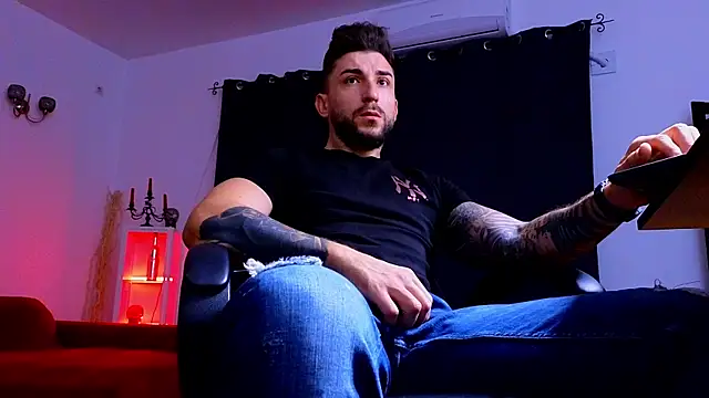 MightyAaron66 online show from October 4, 3:44 am