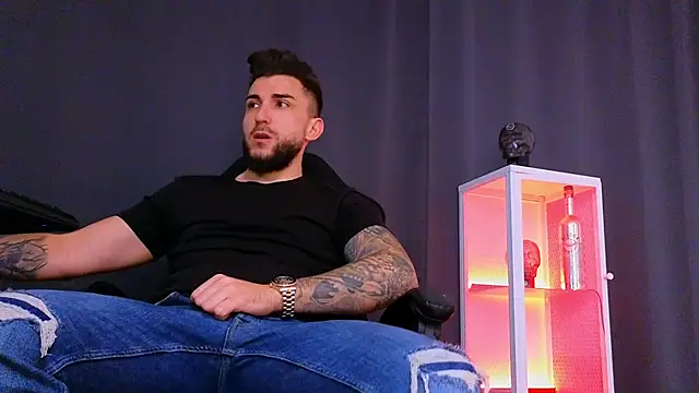 MightyAaron66 online show from February 4, 3:54 am