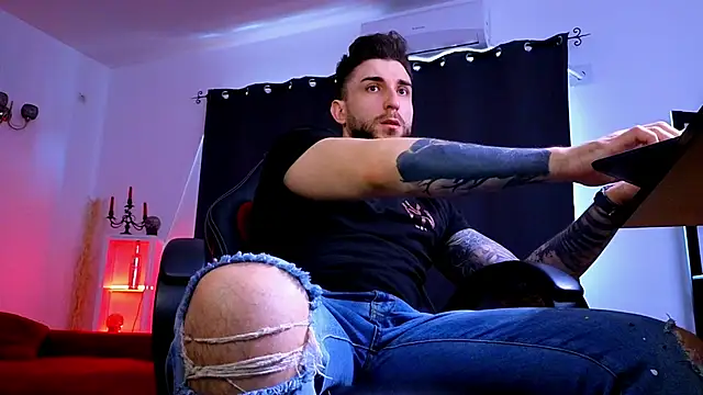 MightyAaron66 online show from March 23, 10:32 am